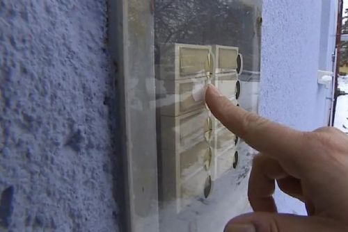 Podvodníci v Plzni mění taktiku. Lákají na kontroly oken, kotlů a komínů a tlačí na rychlé platby