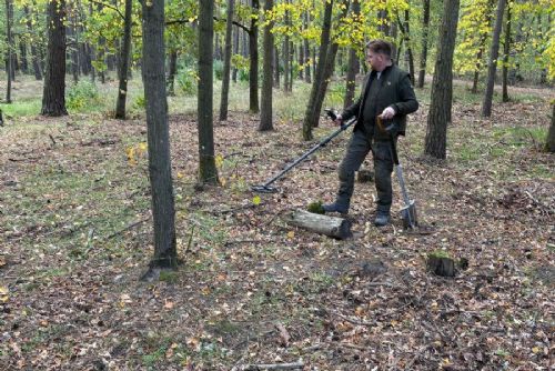 Boří les u Břeclavi je po 11 letech čištění bezpečnější. Pyrotechnici odstranili přes 70 tisíc kusů munice