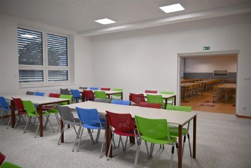 V Písku rozšířili jídelnu ZŠ Edvarda Beneše. Pro více než 800 žáků přibylo 70 míst ke stravování