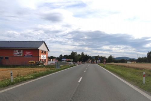 Na Klatovy konečně bez omezení! Nový kruhový objezd v Lužanech se otevře řidičům