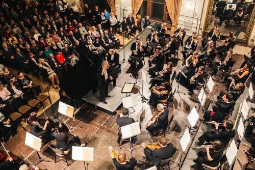 Plzeňská filharmonie zahájí sezónu 8. října v Měšťanské besedě s Ardaševem a Rachmaninovem