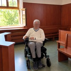Muž žaluje Domažlickou nemocnici kvůli proleženinám. Soud bude porovnávat znalecké posudky