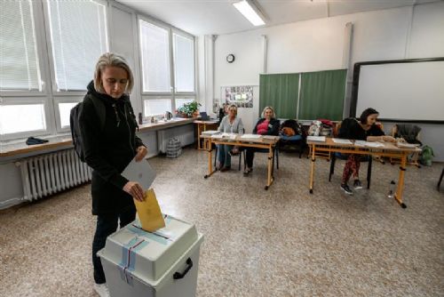 V Plzeňském kraji se ve 14 hodin otevřou volební místnosti. Lidé rozhodnou o radnicích i Senátu