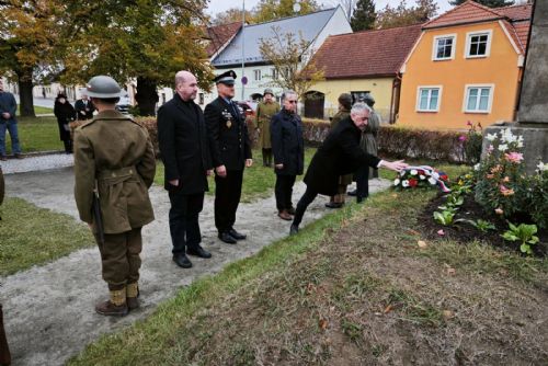 Domažlice a Havlovice uctily 108. výročí vzniku Československa třemi pietními akty