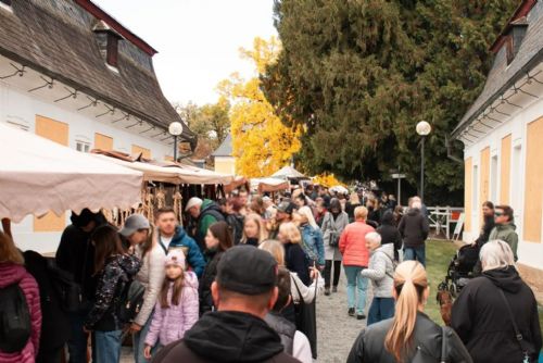 Zámek Kozel o víkendu ožije podzimním jarmarkem. Chystá dobroty, řemesla i prohlídky