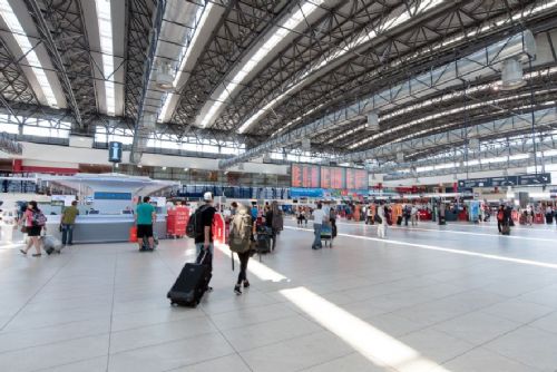 Pražské letiště plánuje od března 2027 vyšší poplatek. Za cestujícího vzroste o 41 korun