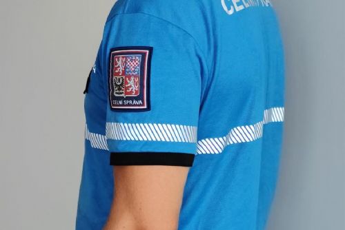 Celník na pražském letišti měl podle GIBS brát úplatky za rychlejší odbavení zásilek