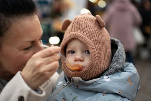 Centrální obvod rozdal na náměstí sto litrů vánoční polévky