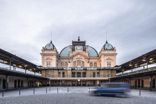 Interiéry plzeňského nádraží prošly rekonstrukcí podle ateliéru A8000