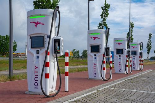 Město Touškov půjčuje občanům elektroauta