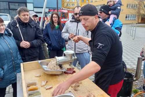 Trojka zve na zabijačkové hody i maškarní karneval