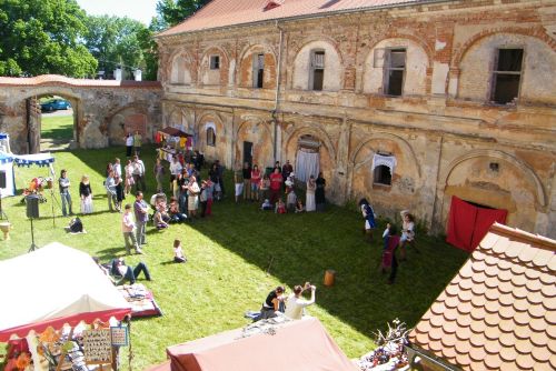 Výtěžek z Barokní veselice v Čečovicích přispěje na opravu zámku