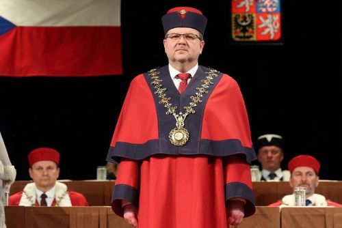 Miroslav Lávička jediným kandidátem na rektora ZČU v Plzni, volba proběhne v listopadu