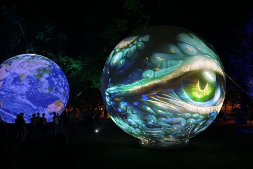 BLIK BLIK letos poprvé rozsvítí tři večery, tématem bude „Symbióza“