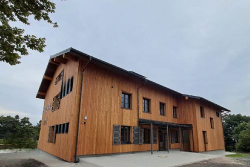 Čerchov vítá turisty - nová horská chata otevírá své dveře