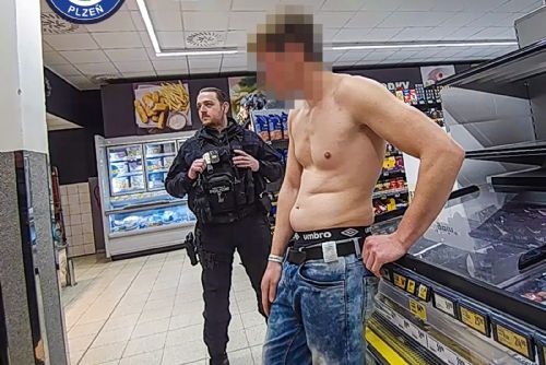 Do půl těla, 2 promile a kokain, rozruch v plzeňském supermarketu