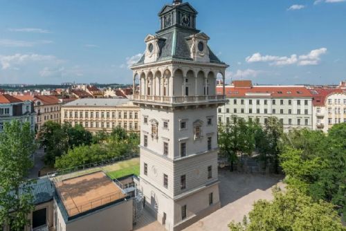 Festival o ničem promění letenskou vodárenskou věž v tichou oázu. Nabídne týden bez spěchu i mobilů