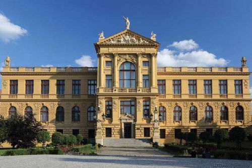 Langweilův model je zpět. Muzeum Prahy po rekonstrukci otevírá nové expozice