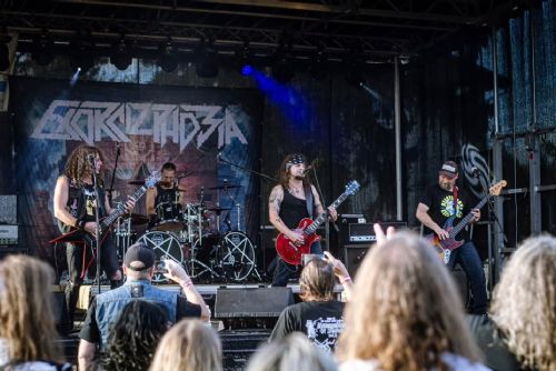 Metalový festival v Sušici ukončila tragédie. Návštěvník po náhlém kolapsu zemřel