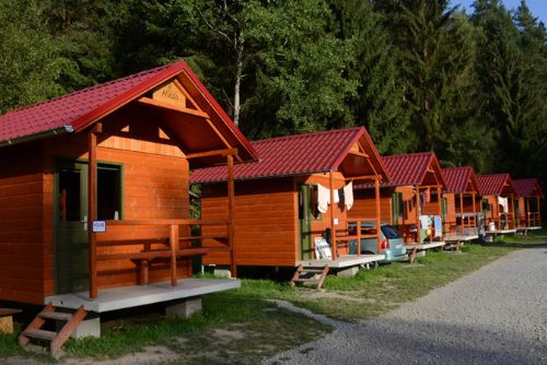 Muž v kempu na Sušicku ohrožoval hosty nožem