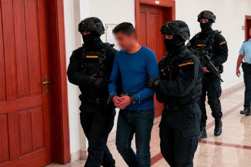 Na cele měl uškrtit spoluvězně. V Plzni začal soud kvůli vraždě na Borech
