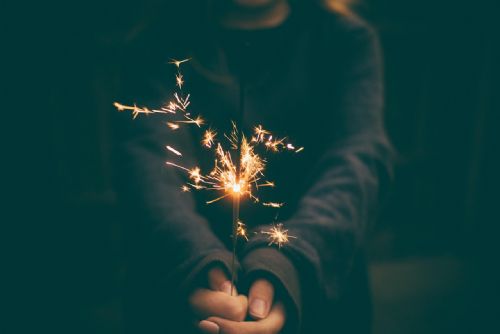 Na Silvestra v Plzi záchranáři vyjeli 275×, desítky hlášení na pyrotechniku