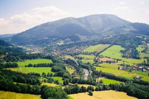 Nebezpečné sesuvy půdy ohrožují Smrk a Palkovice