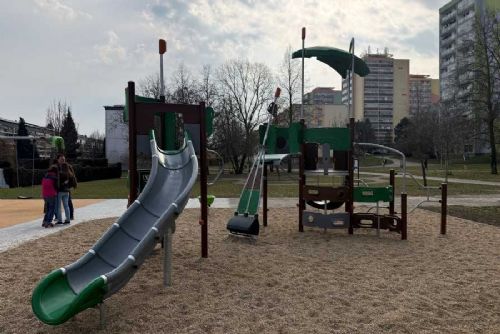 Neratovice otevřely nové dětské hřiště za šest milionů