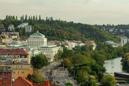 Omezení na Podolském nábřeží končí: Dvorecký most téměř hotov!