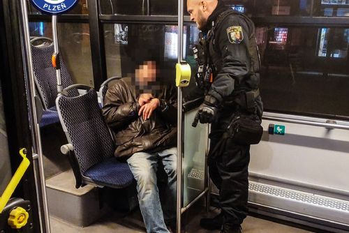 Opilec s 2,37 ‰ zastavil trolejbus u Mrakodrapu