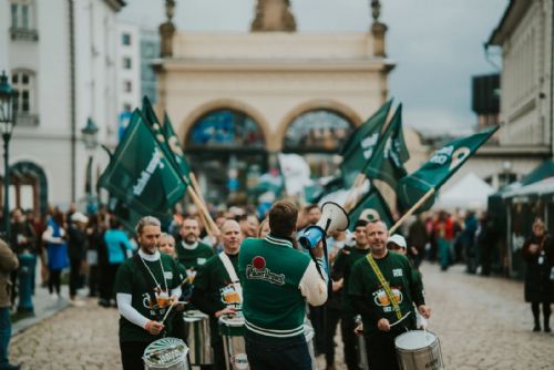 Pilsner Fest se vrací do pivovaru. Letos poprvé nabídne celý týden oslav, hudby a piva
