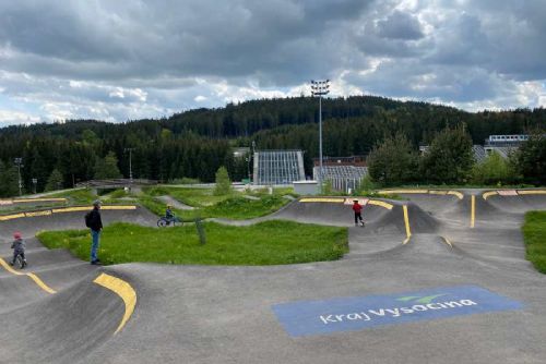Pumptracky dobývají Vysočinu: Nová adrenalinová zábava i pro malé obce