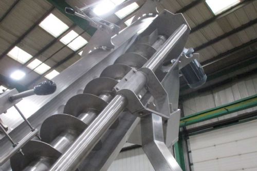 Smrt patnáctiletého chlapce na brigádě na Klatovsku policie odložila. Trestný čin neprokázala