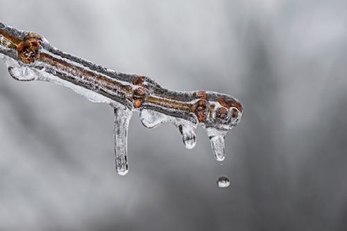 Sníh a náledí na západě Čech: Řidiči pozor!