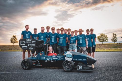 Tým UWB eRacing Pilsen boduje v elitní desítce na Formula SAE Italy 2025