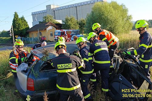Vážná nehoda v Blovicích na železničním přejezdu