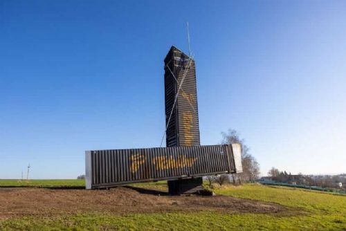 VýhledNa: nová kontejnerová vyhlídka v Lánech nabízí pohled na Litomyšl