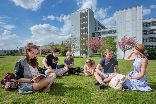 Vysoké školy v Plzni znovu ožívají. Studentů po letech výrazně přibylo