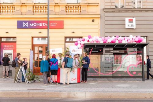 Zamilovaná zastávka Anděl ožije před 1. májem: lidé zde mohou zanechat své vzkazy