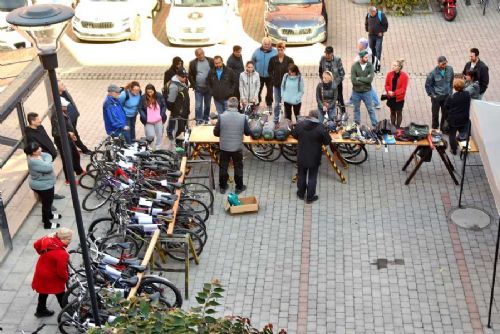 Ztracené poklady z vlaků v dražbě: Objektiv za 500 Kč hitem