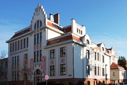 Budějovická SPŠ stavební plánuje rekonstrukci čtvrtého patra