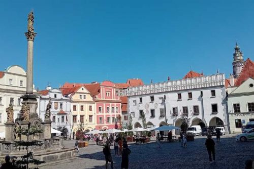 Český Krumlov omezuje vjezd aut do centra