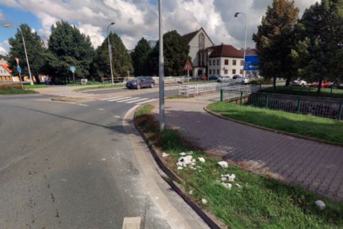 Dva týdny dopravních komplikací v Klatovech. Oprava mostu uzavřela část hlavního tahu
