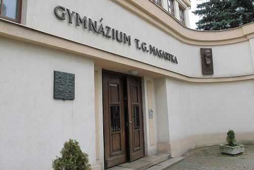 Gymnázium v Litvínově: Výuka v provizorních podmínkách