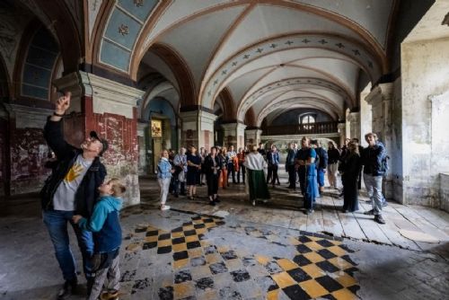 Invalidovna v Karlíně se po dni otevřených dveří uzavřela. Rekonstrukce potrvá až do roku 2030