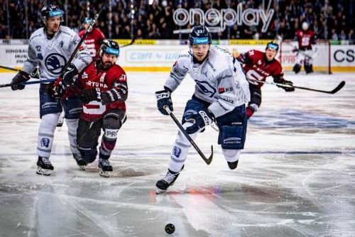 Plzeň uspěla na ledě Sparty. Po výhře 2:1 má postupový mečbol