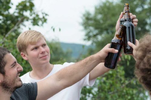 Roudnice zavede zákaz pití alkoholu na veřejnosti