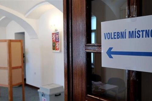 Souboj o radnice začíná. Strany v Plzeňském kraji finišují s kandidátkami