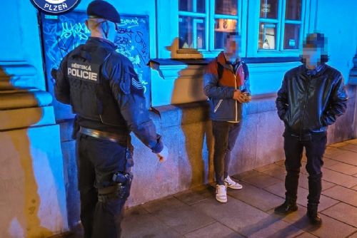 Spletl si Plzeň s Kolumbií. Vysvětlení nočního vandalství strážníky nepřesvědčilo