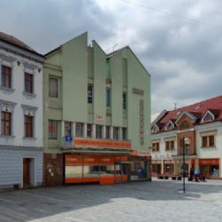 Tachov zbourá chátrající Dům potravin na náměstí. Vznikne dům s hotelem a gastro